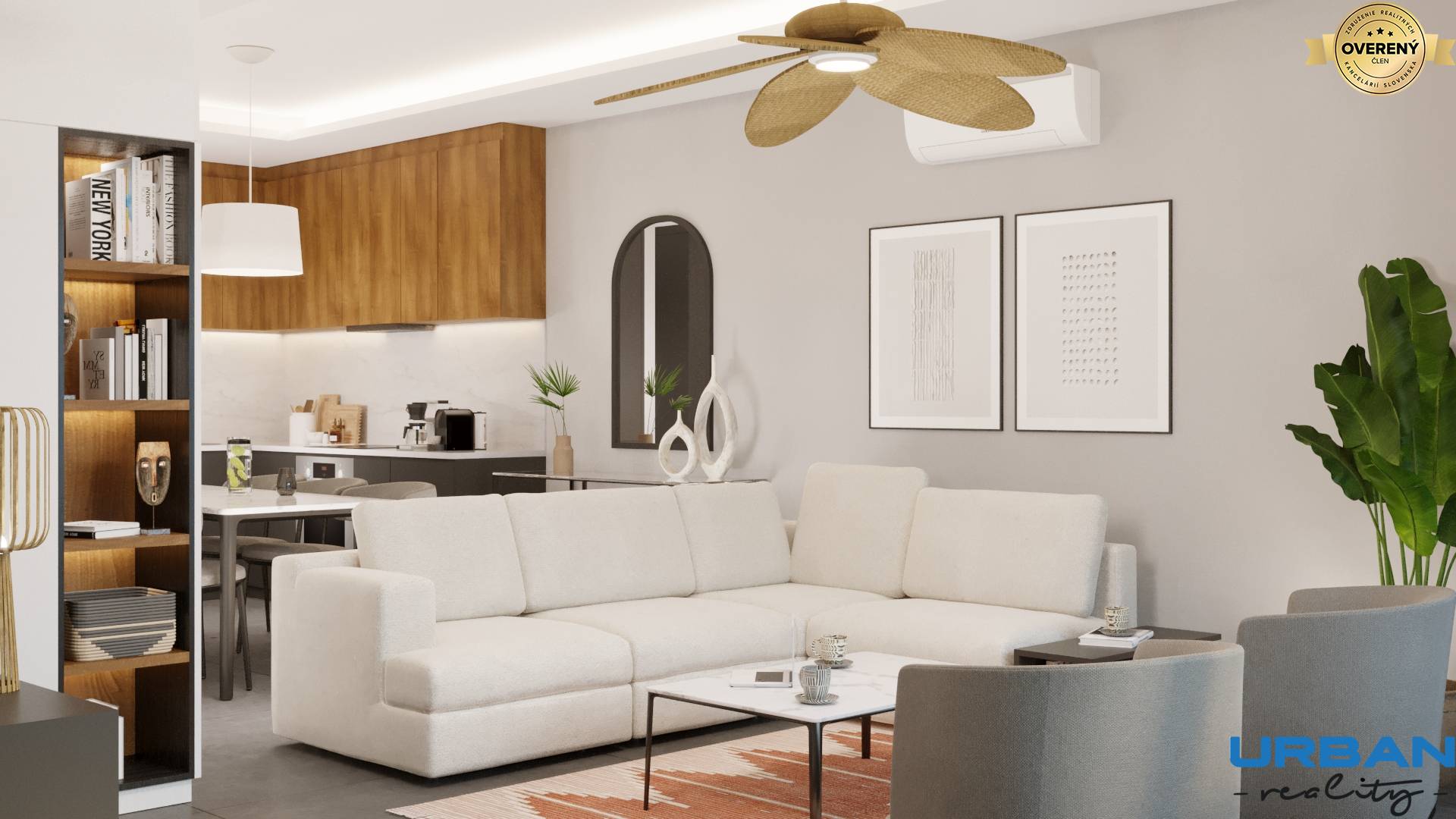 Obývacia izba v 3-izbovom byte s bielou sedačkou a dreveným dekorom na kuchyni.