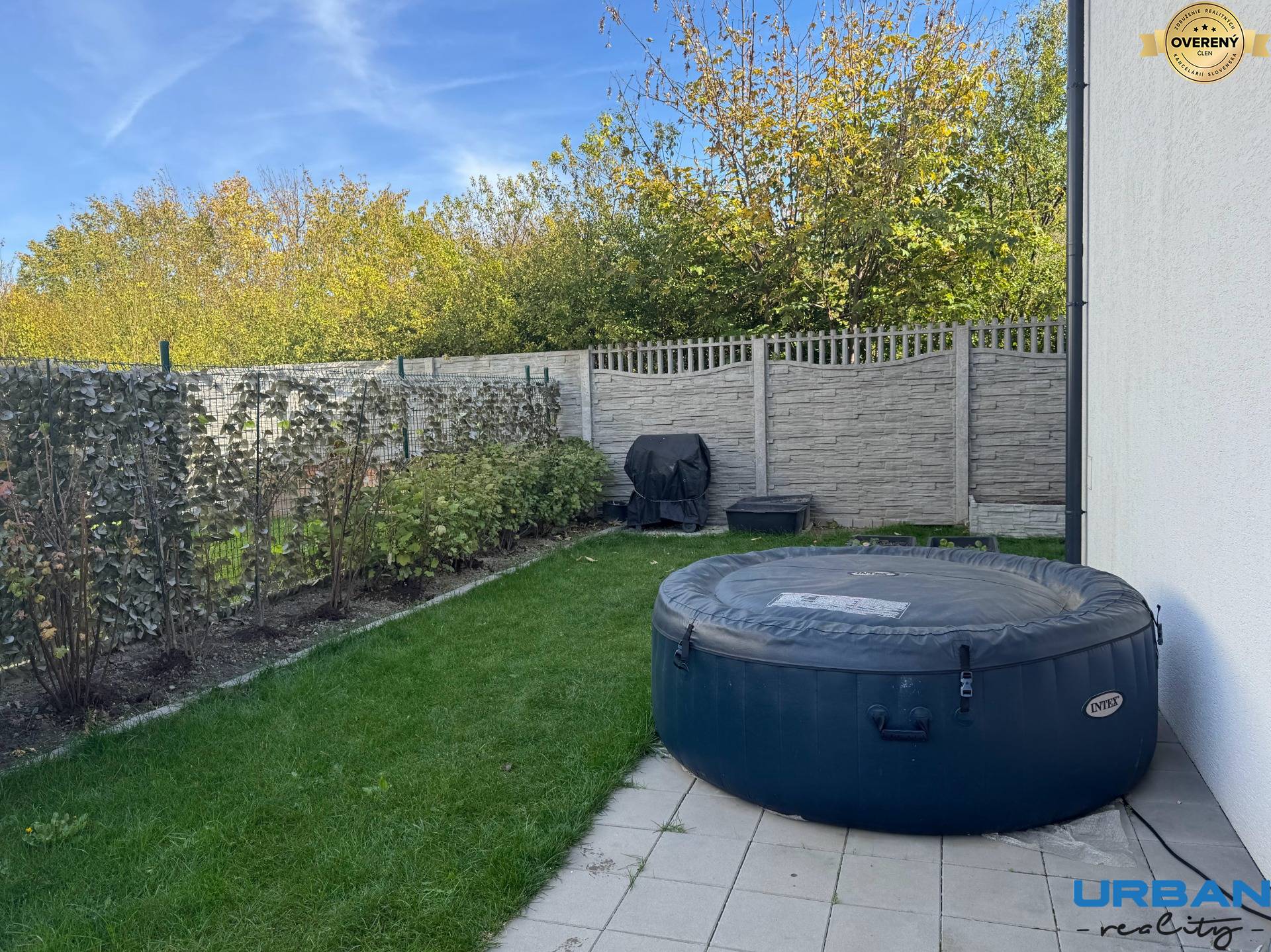 Moderný 3-izbový byt so záhradou