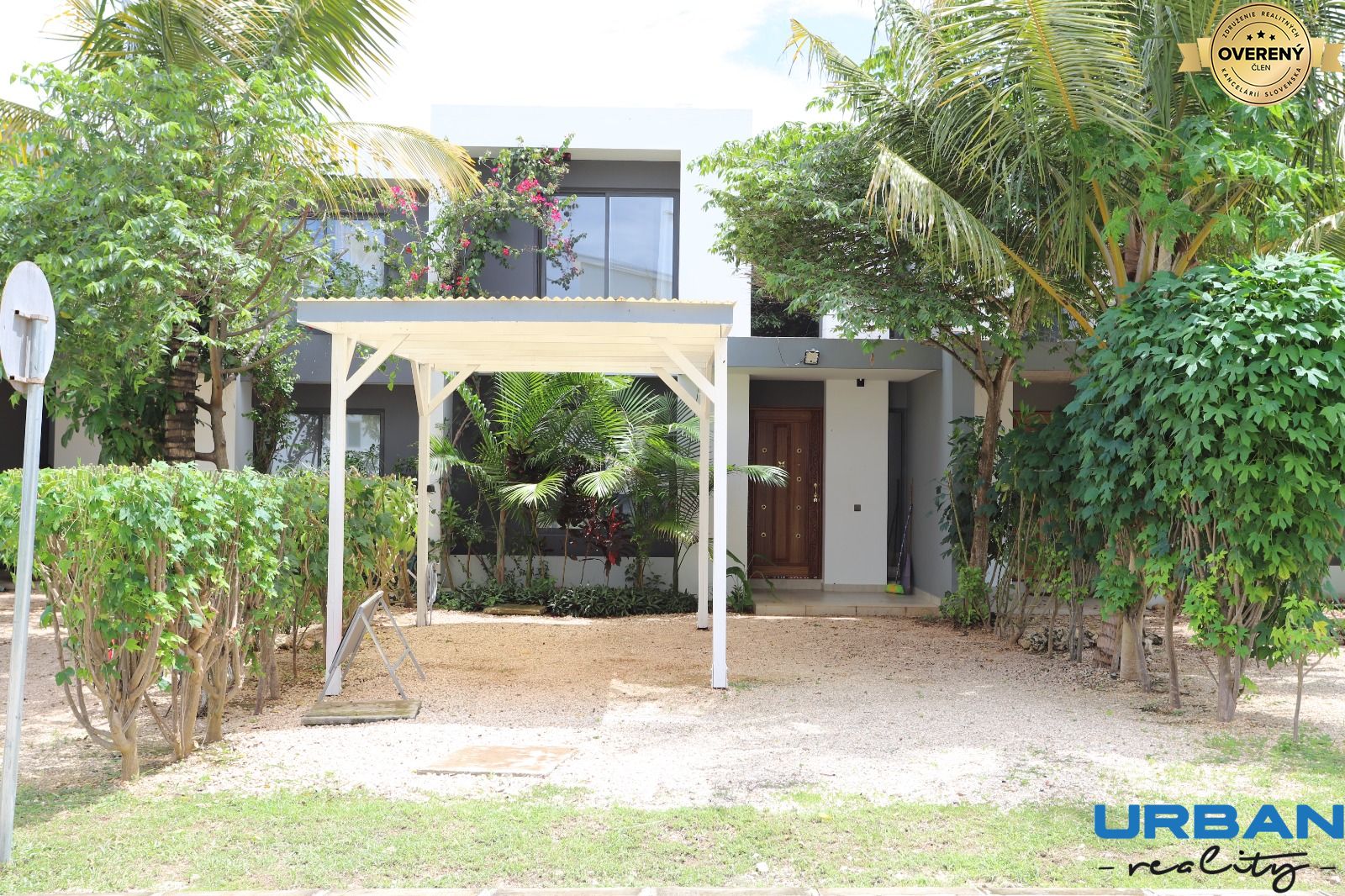Family house with swimming pool Zanzibar.jpeg