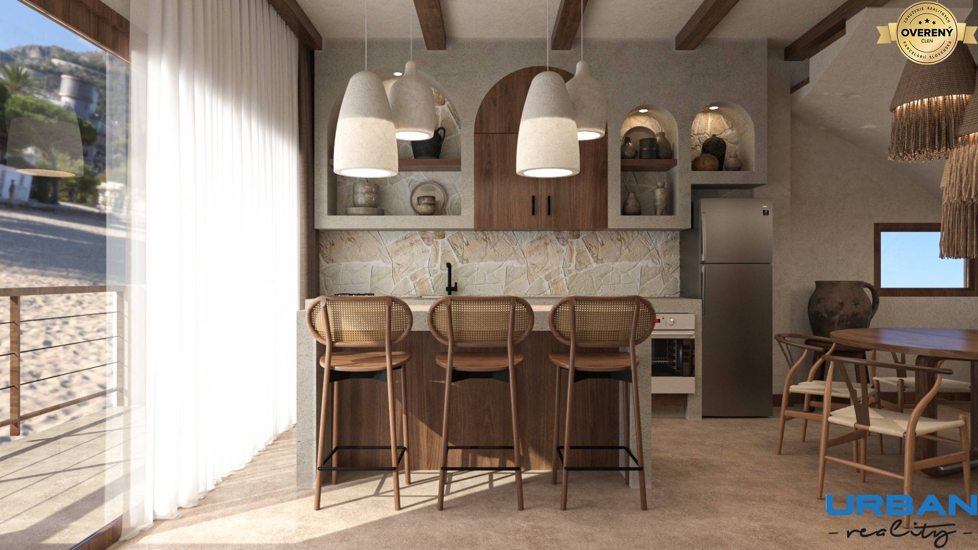 Kuchyňa v 4-izbovom byte so stoličkami z dreva, kamenná stena a veľké lampy.