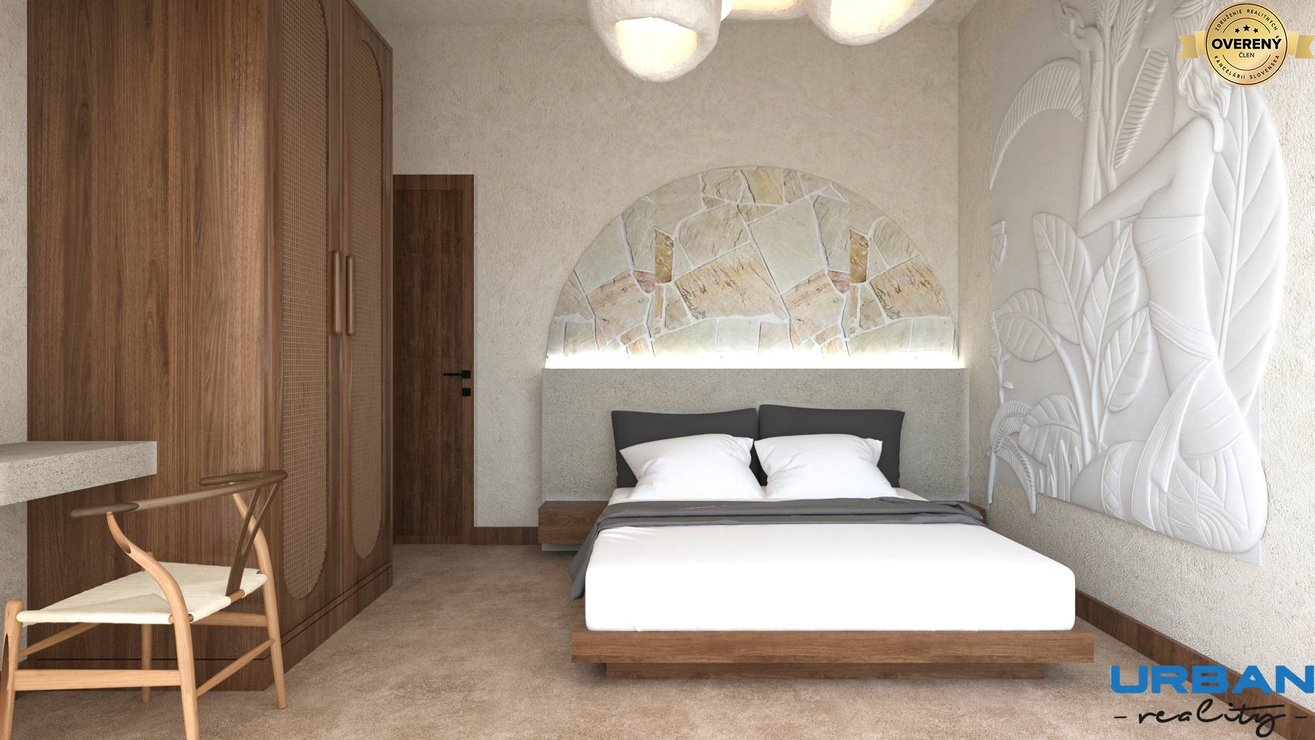Spálňa v 4-izbovom byte s pohodlnou posteľou, dreveným nábytkom a umeleckou stenou.