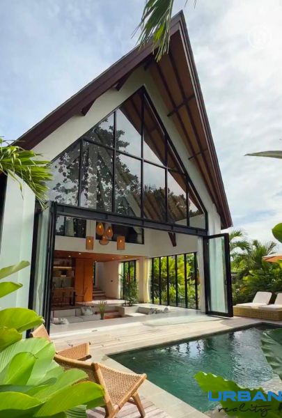 Tropical villa with swimming pool 2.jpeg